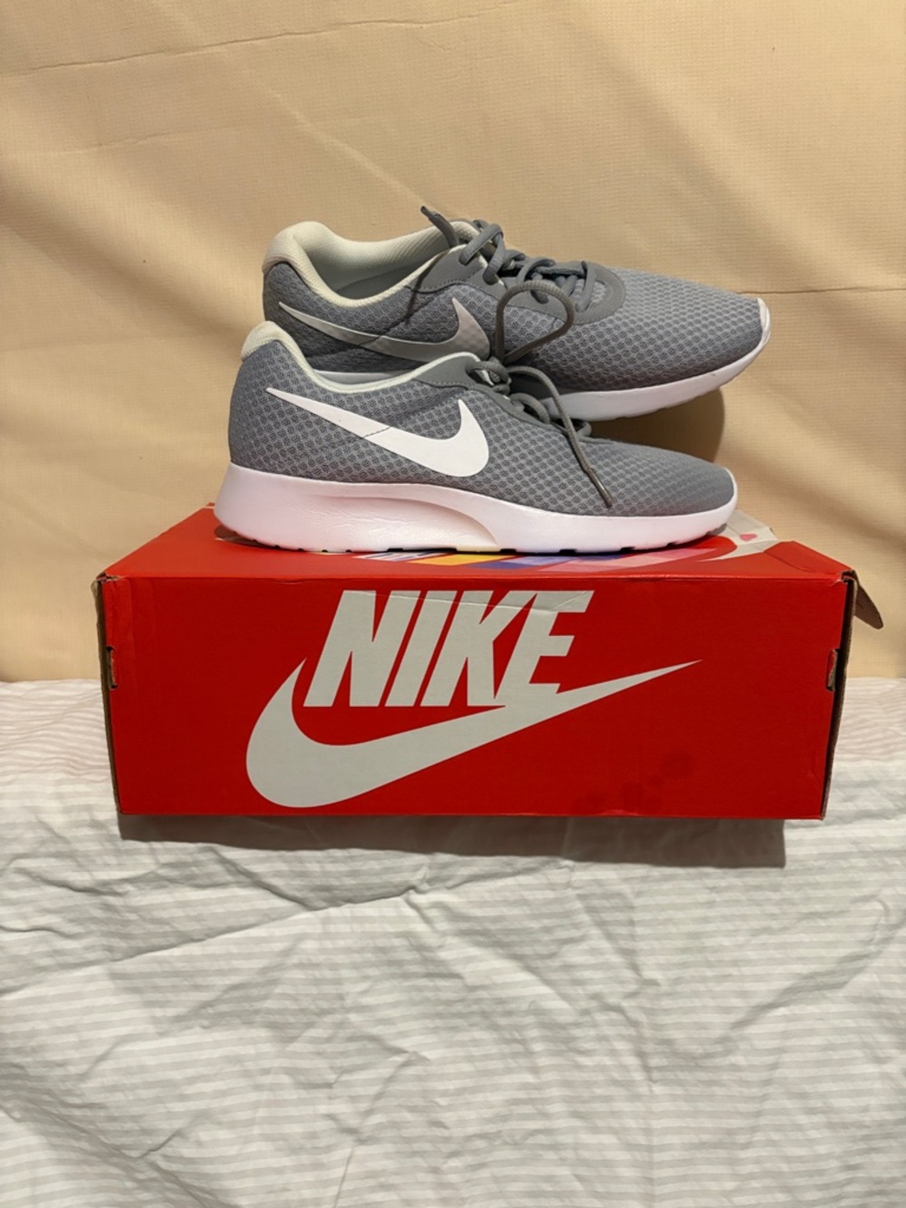 Nike Women’s Gray/White Tanjun Lightweight Sneakers